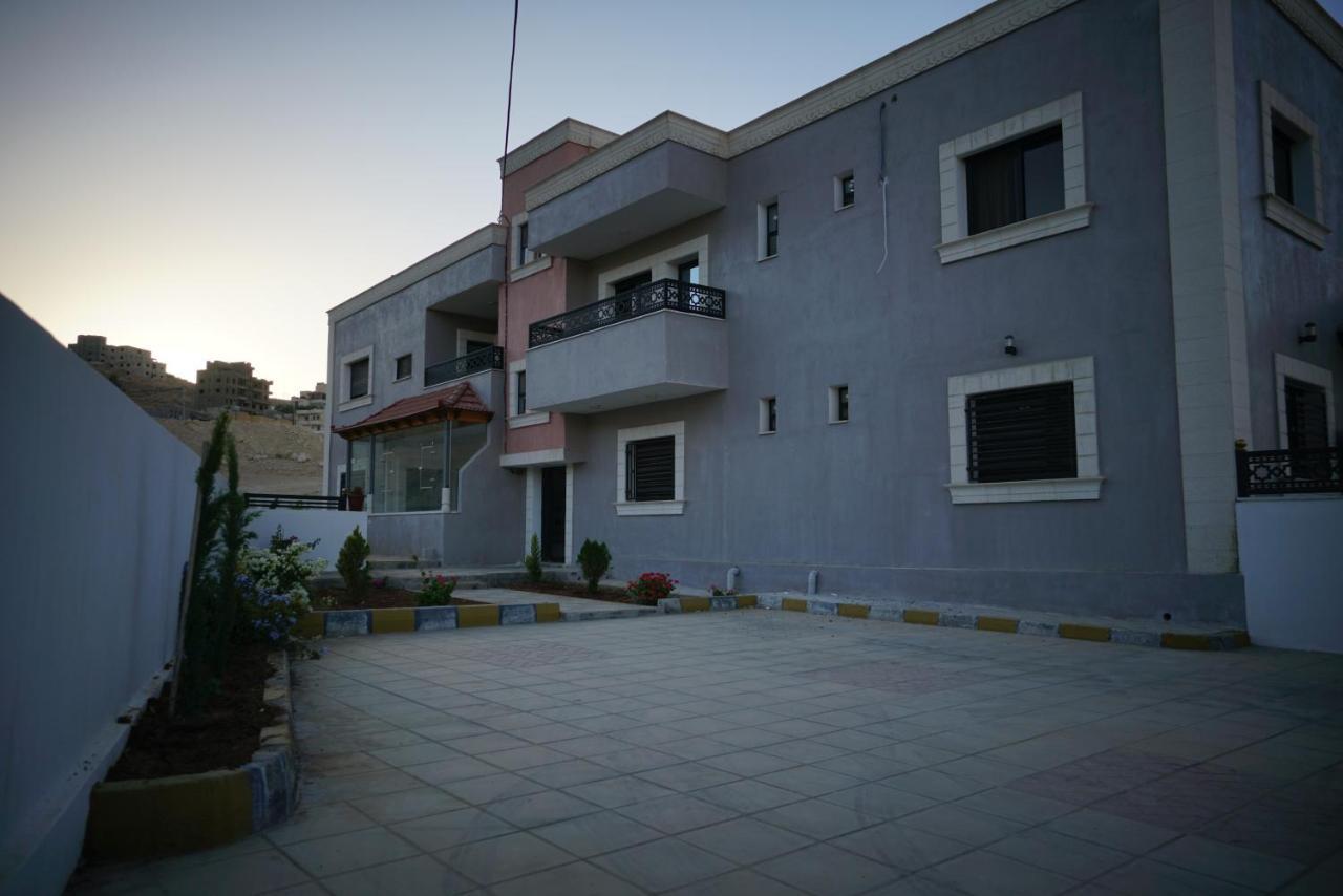 Amro Petra Apartment وادي موسى المظهر الخارجي الصورة