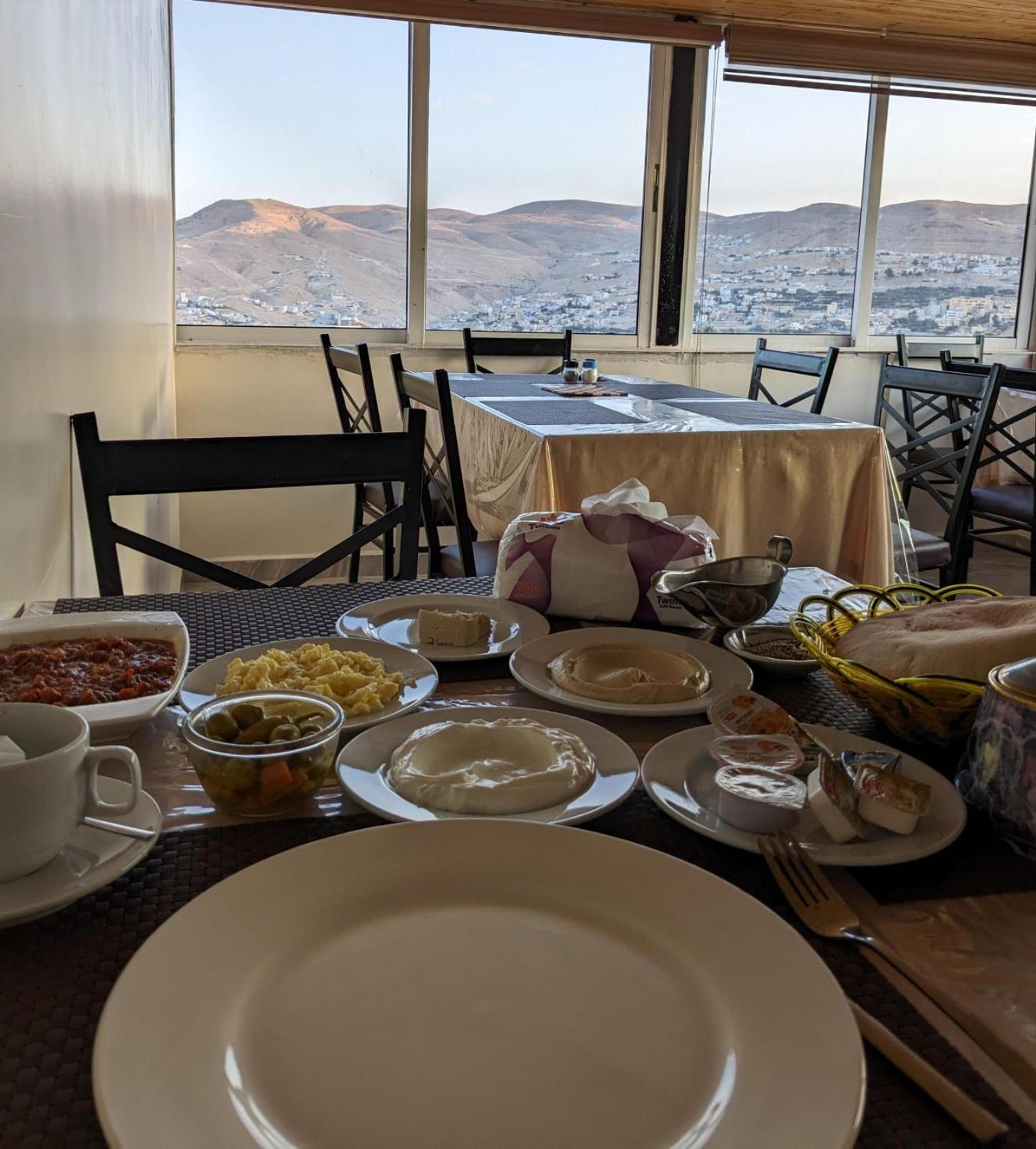 Amro Petra Apartment وادي موسى المظهر الخارجي الصورة